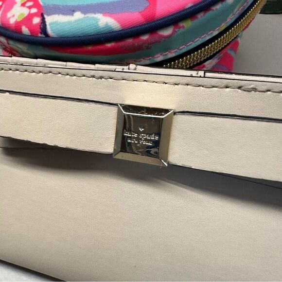 Kate Spade | ivory folding wallet card carrier with zip pocket for travel - Picture 2 of 10